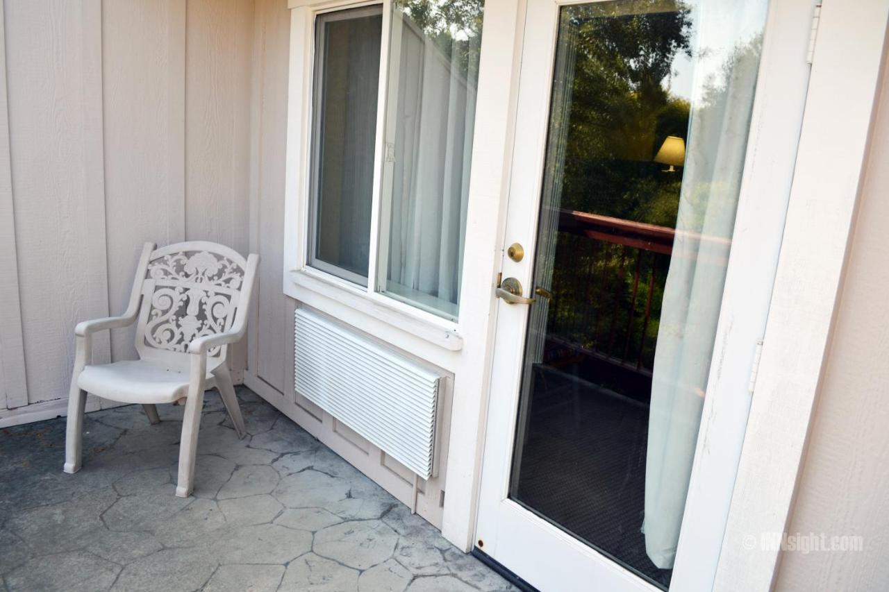 Sebastopol Inn Exterior photo